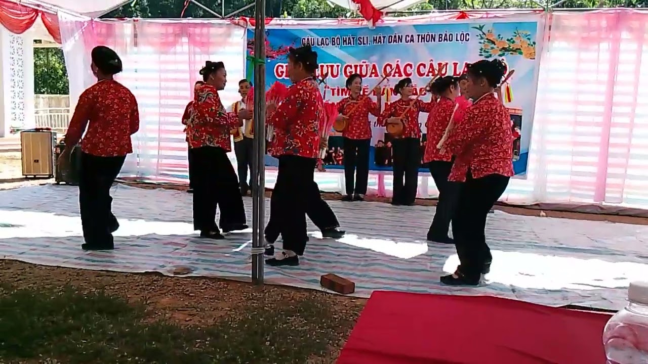 Giao lưu hát sli của thôn Bảo Lộc, Xã Hồng Thái, Bình gia Lạng Sơn.