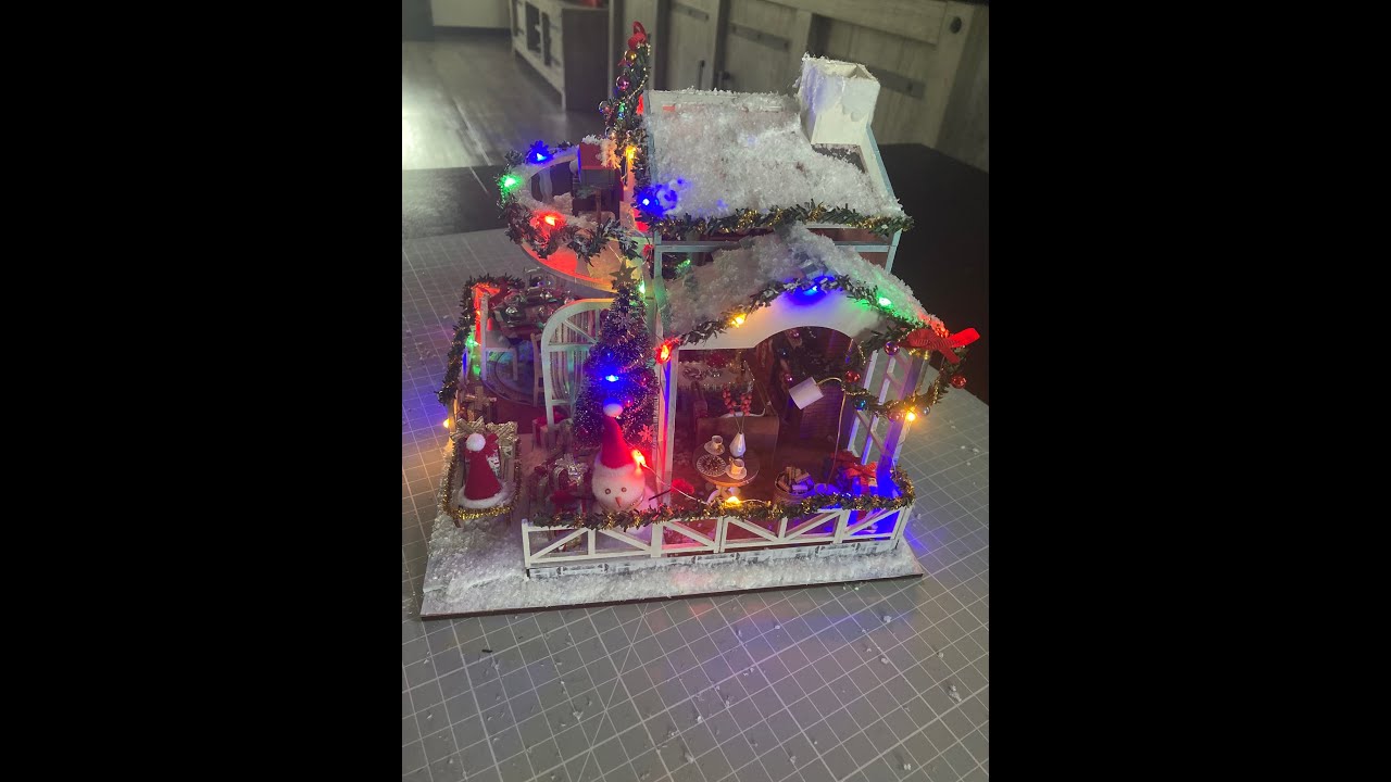 Miniature Builder DIY - The Christmas House (how to build)