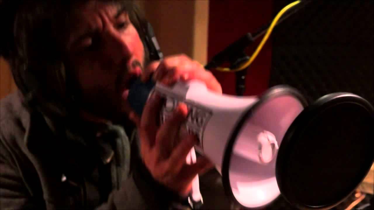 Moving Mirrors - Maid - Studio Cut