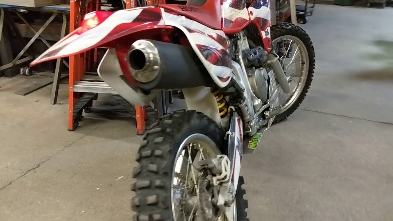 2002 Honda xr650r cold start and idle.
