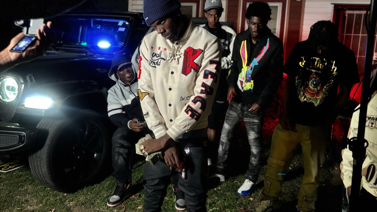 JUST HAVING FUN WIT DIS SH*T BUT AINT THE SAME TIME TRYNA CHANGE THE HOOD OFF THIS SH*T 