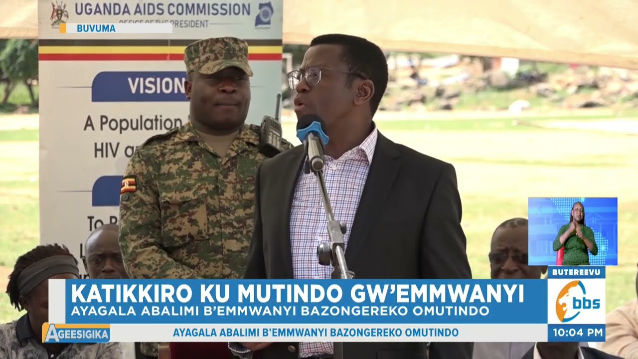 Katikkiro Asiibye Buvuma nga Alambula Abalimi b’Emmwanyi, Abasabye Okwetangira Akawuka ka Mukenenya