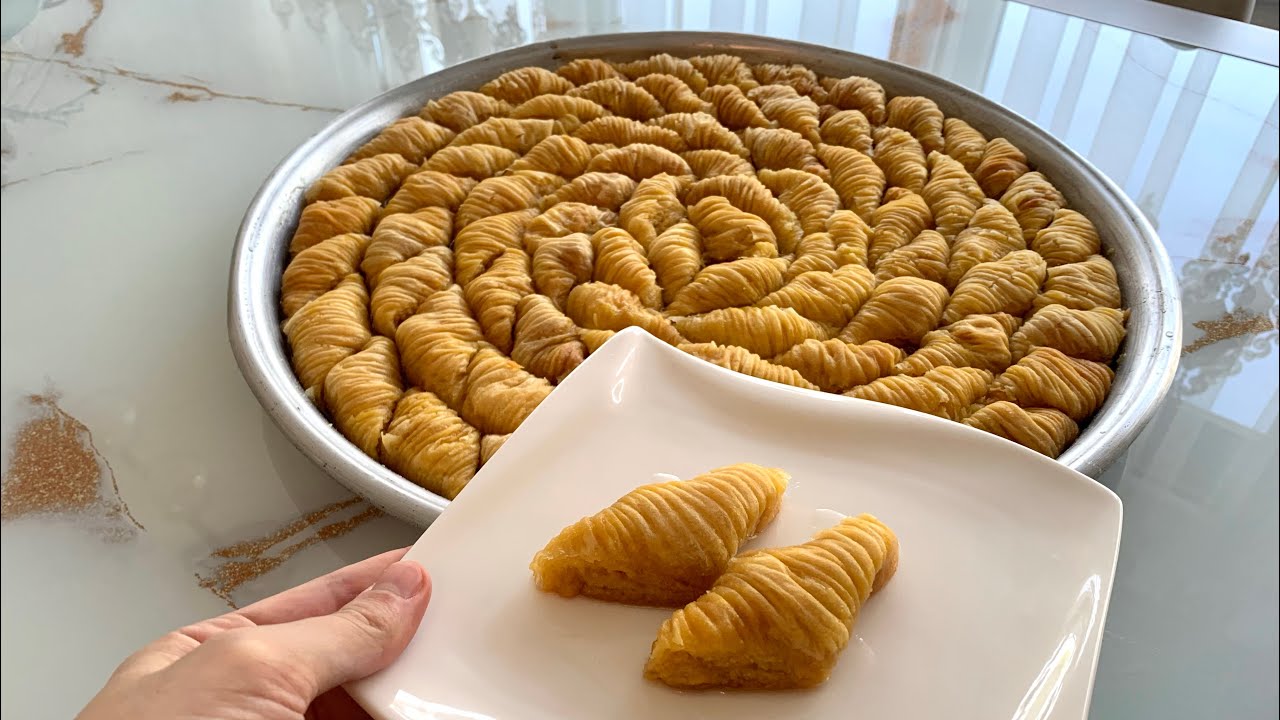 Tatli e holluar me miell misri që shkrihet në gojë.Ideale për festën e Bajramit. Recetë e vjetër👌🏻