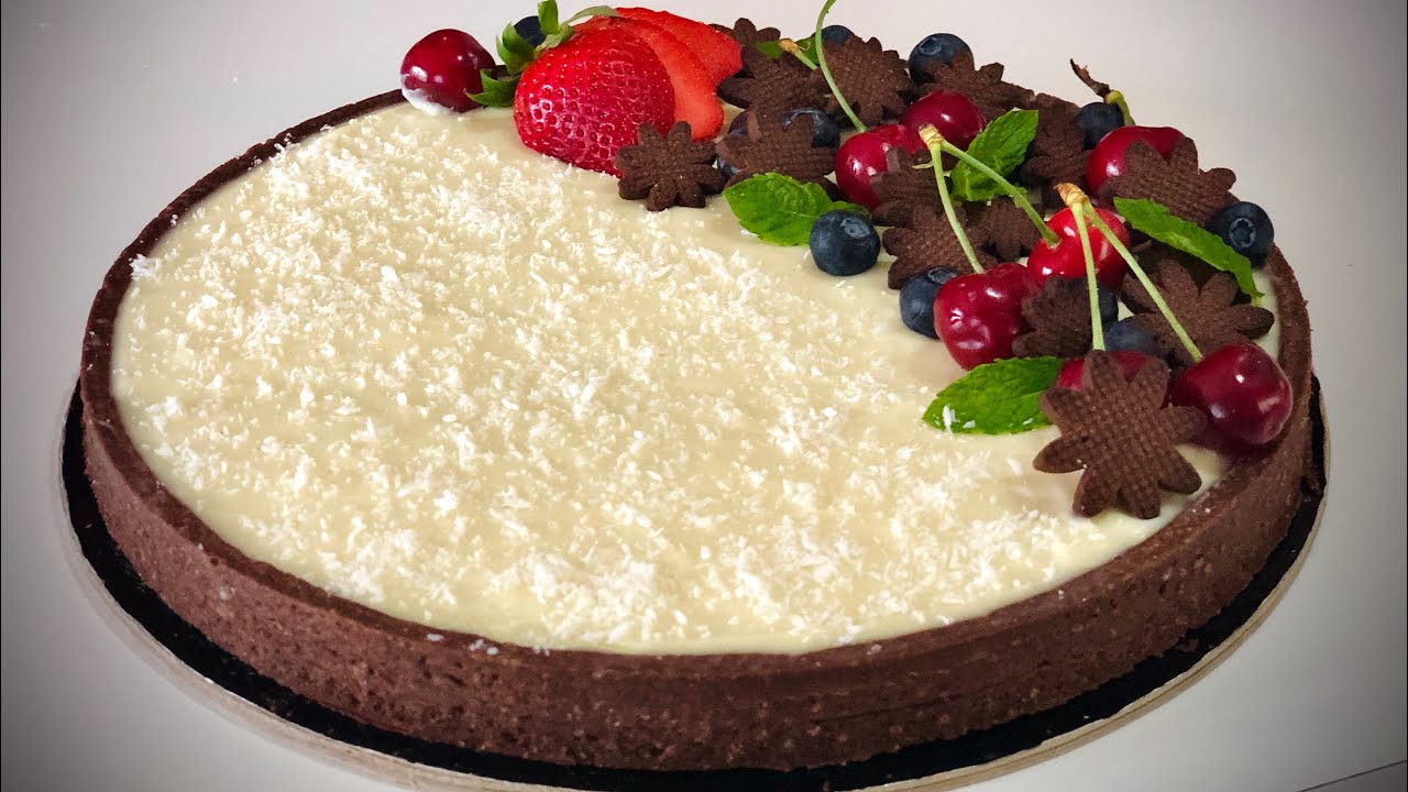 Crostata al cacao con Namelaka al cioccolato bianco e frutta fresca