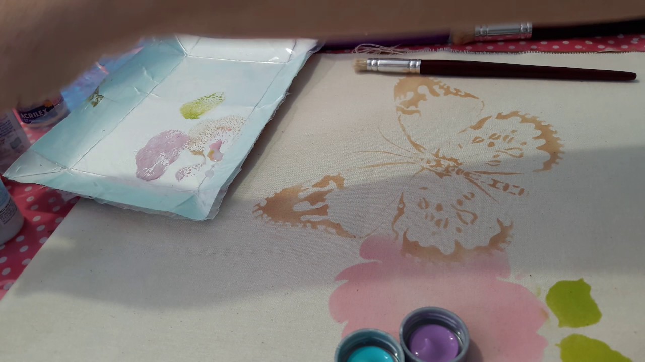 Pintura com stencil  parte 1 ( Rosas com borboleta)