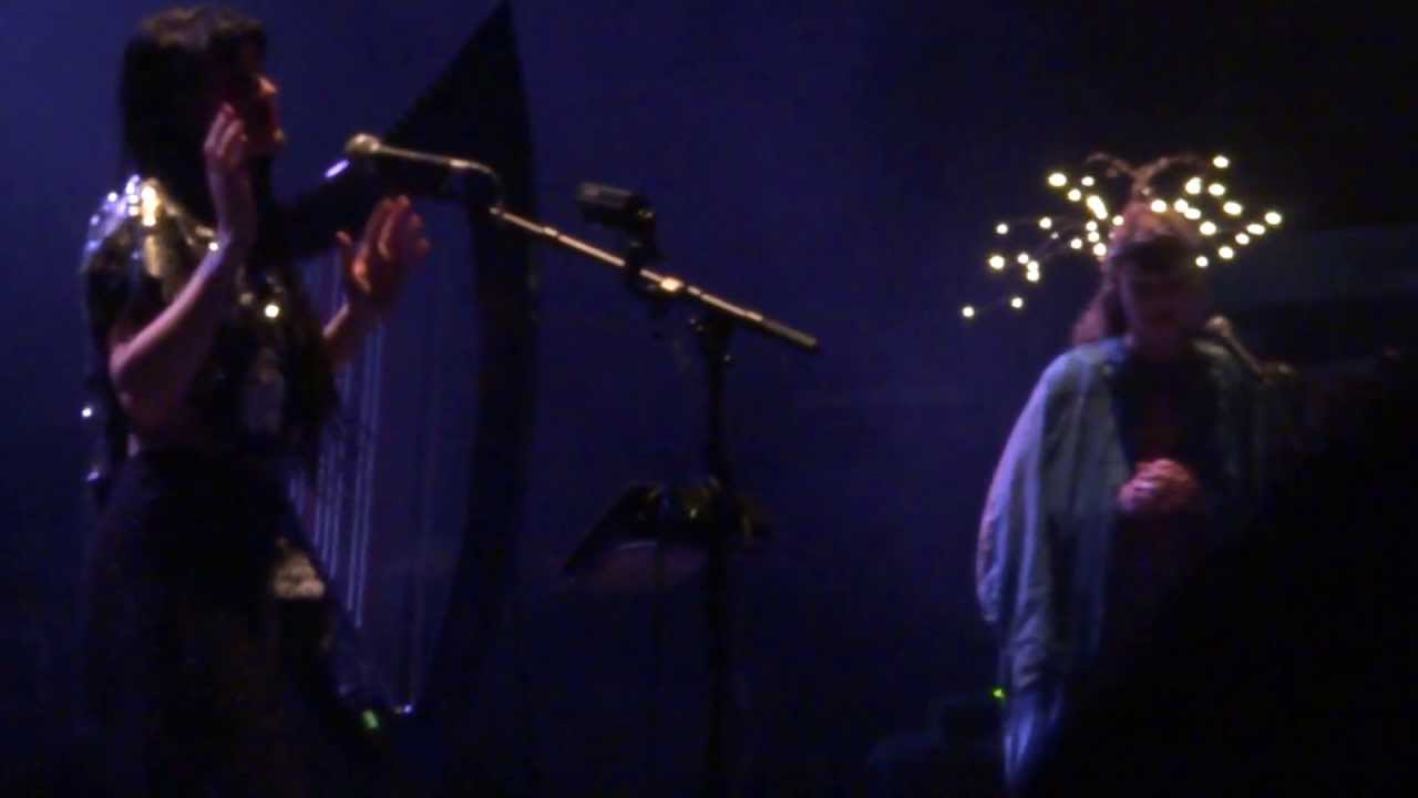 CocoRosie -  Harmless Monster - Full Live @Le Trianon Paris - 28.05.2013 (3)