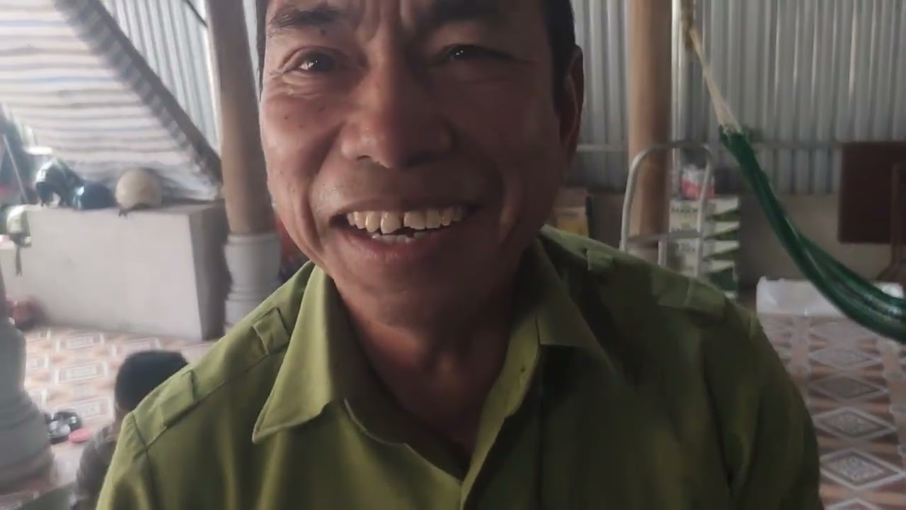 àyn hai chị n Tết 