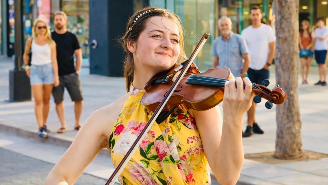 This Beautiful  Violin song Stopped the Street | Avelina Kushnir