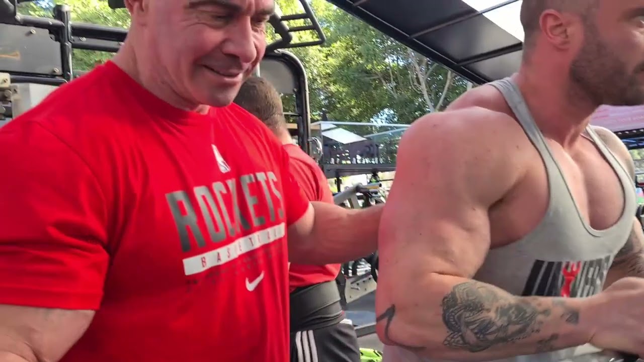 ESOS BRAZOS PARA EL VIERNES 💪