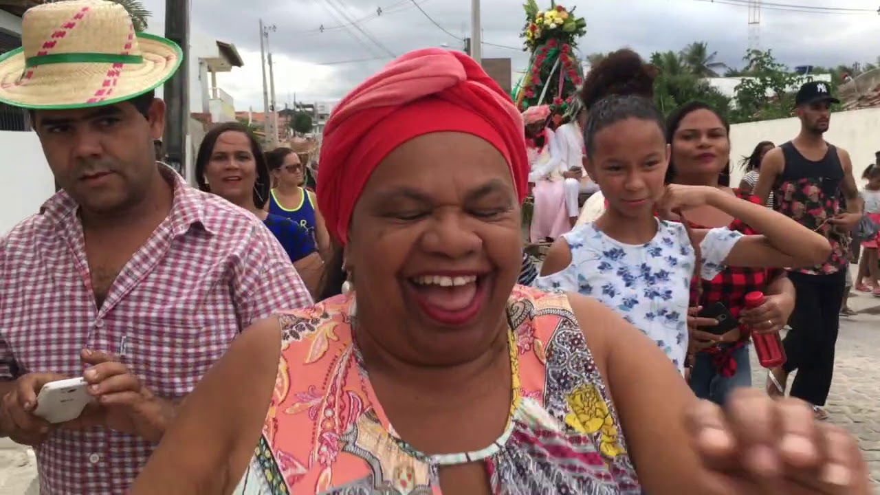 ALEXANDRINA FAZ A PIABA COM FAROFA