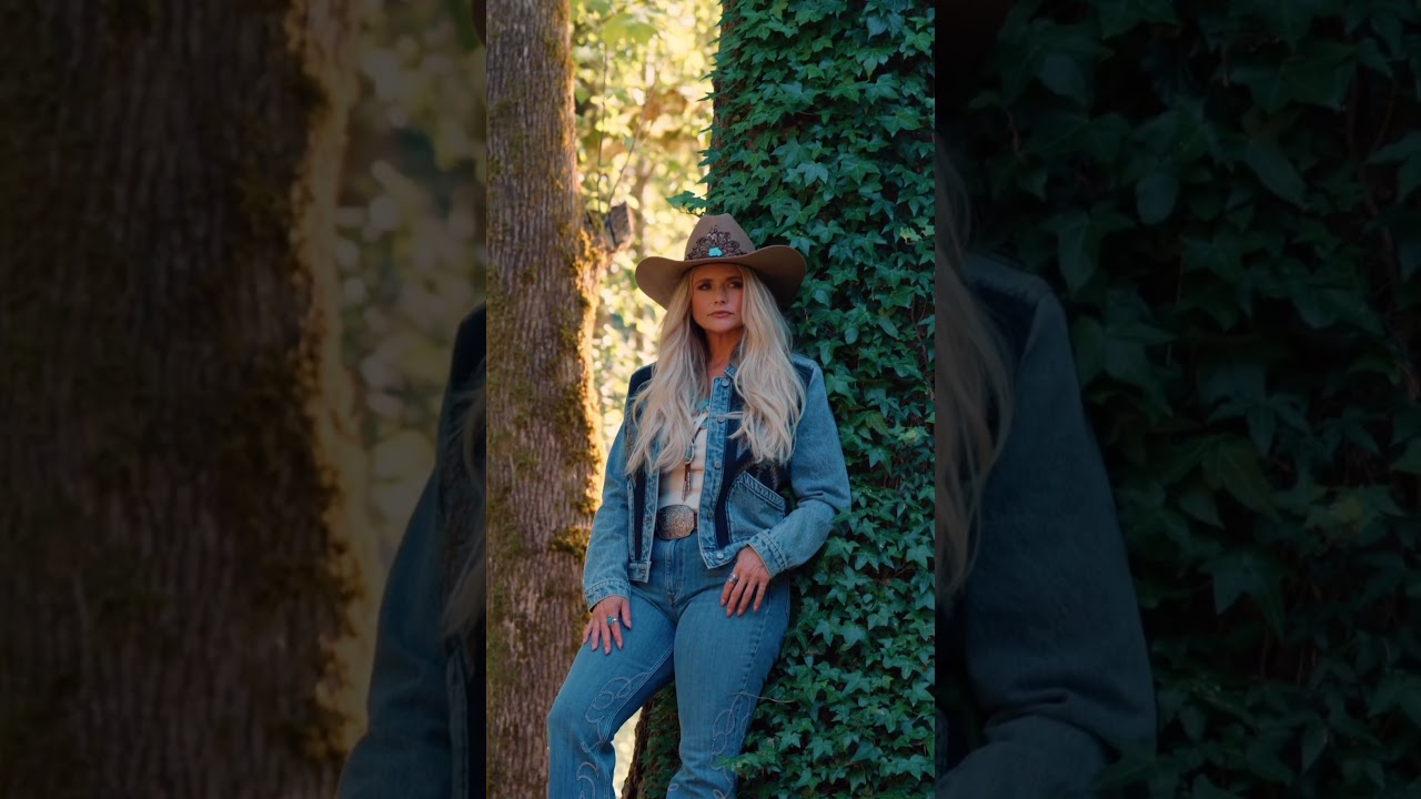 It&rsquo;s the year of the fire horse. Saddle up! Outfit by @idyllwind. #countrymusic #mirandalambert