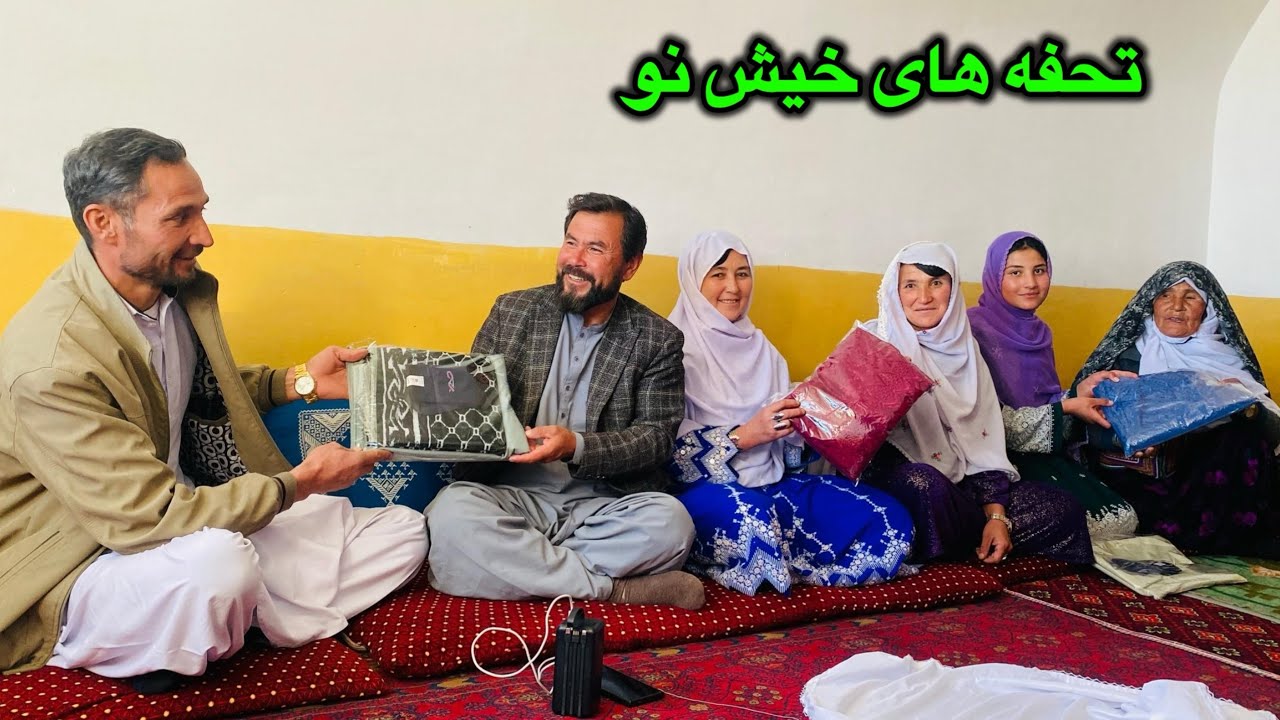 معرفی خیش ( پدر عروس )❤️ و تحفه های قشنگ شان برای ما 🎁😍