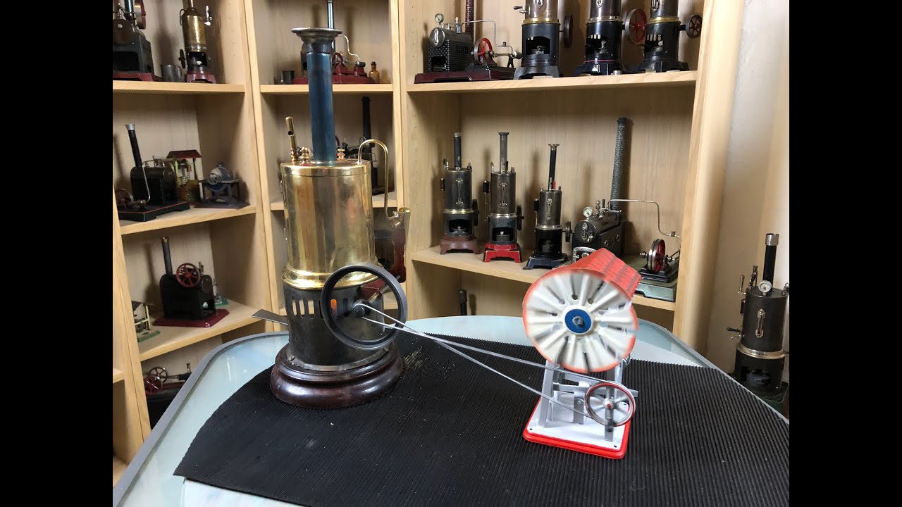 Doll 307/4 Drives a Windmill with Hammermill