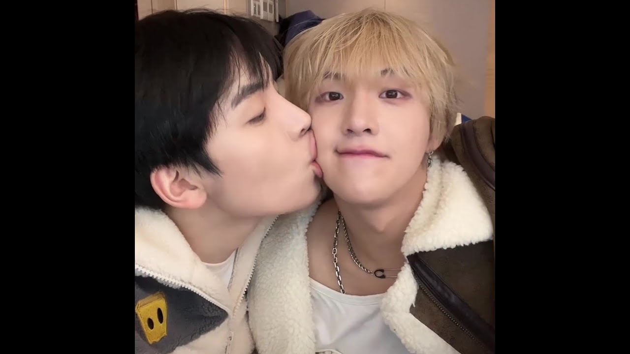 Haohao & Nienie// Cuteness💕🥰🍯🍼 + Good Night Kiss😘 (or) eating Lolipop ?😋🍭🧐//211225