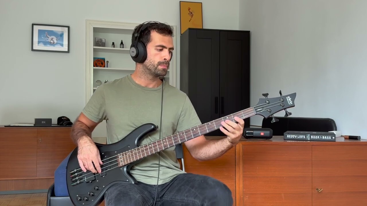 Vivaldi - Sonata No. 3 in A Minor (Bass Cover)