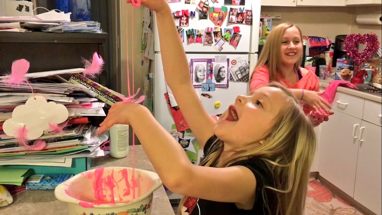 FUNNY LITTLE GIRLS HAVE CRAZY FUN MAKING SLIME! INSANE DIY TUTORIAL!