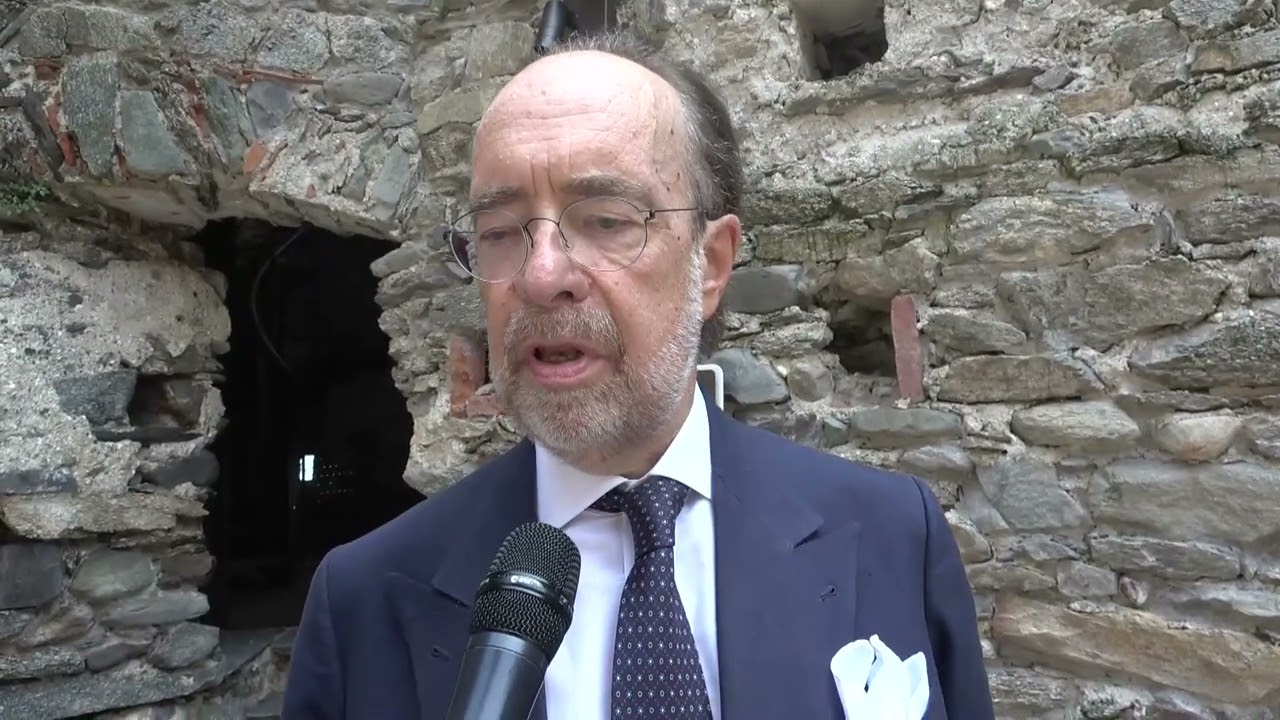 Inaugurati i Castelli di Cannero. Taglio del nastro dei principi Vitaliano e Marina Borromeo