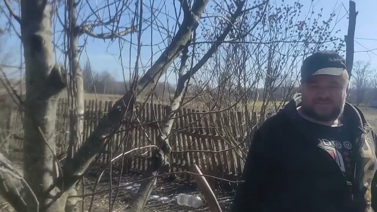 Минулого року була стрижка під нуль, яблук не було. Роблю інакше.