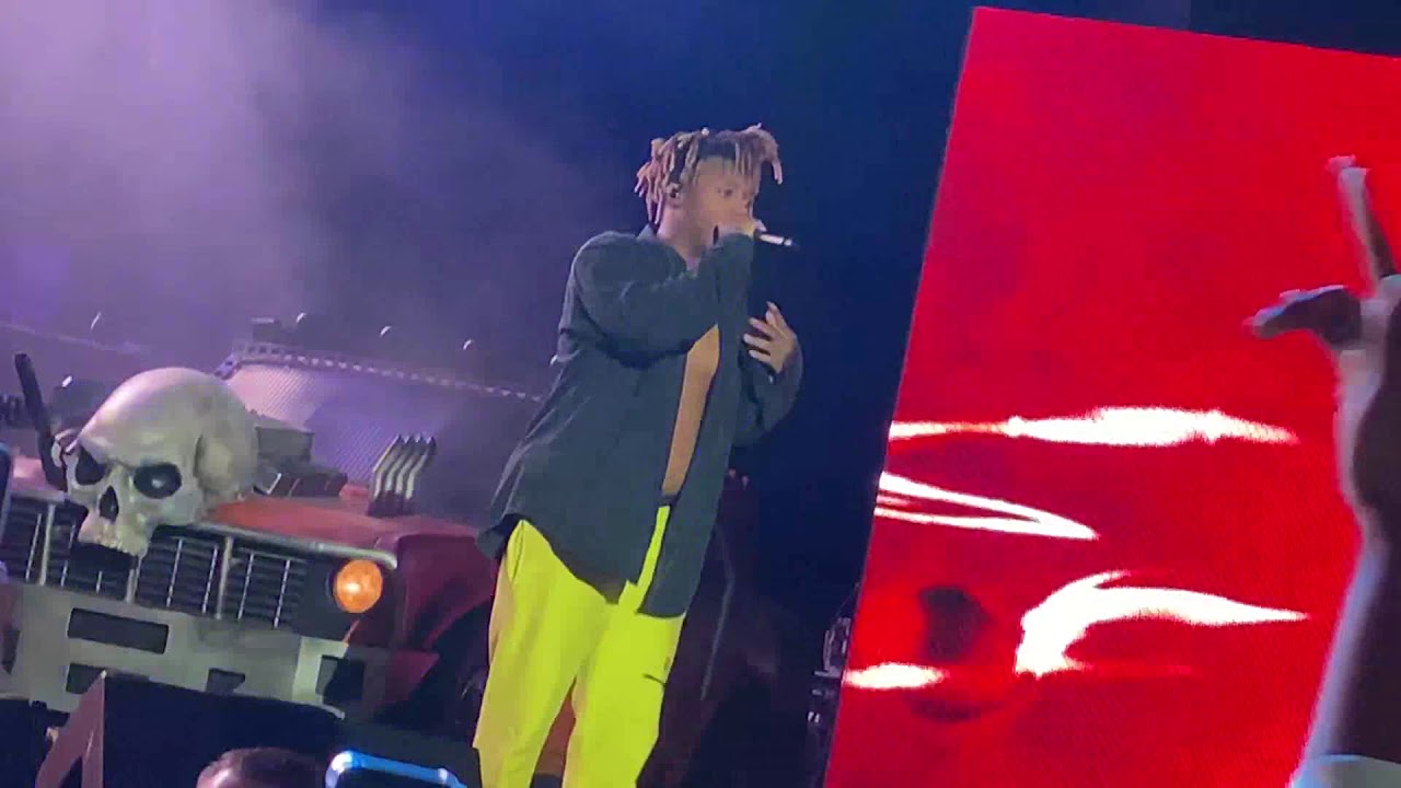 Juice WRLD Performs (
