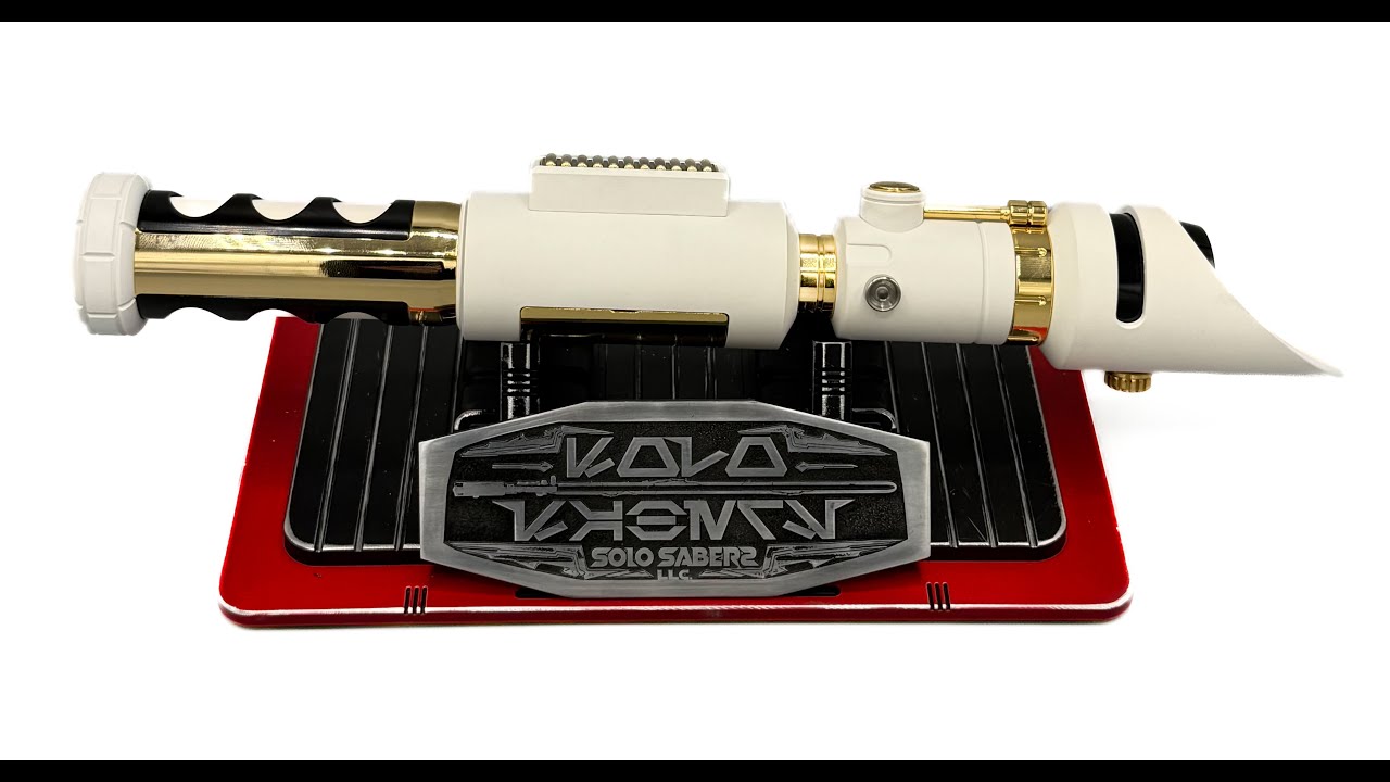 David's Master Kao Cen Darach Neopixel Lightsaber with Proffie