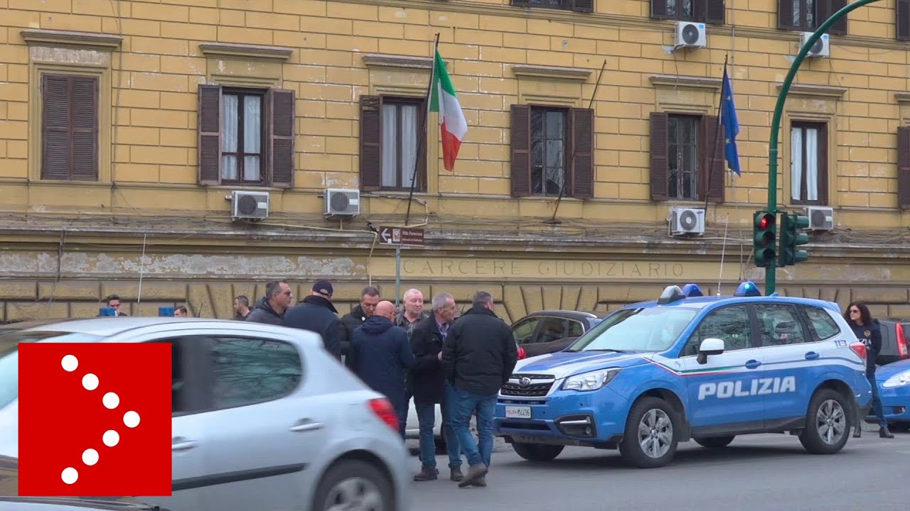 Proteste anche a Regina Coeli: schierate le forze di polizia