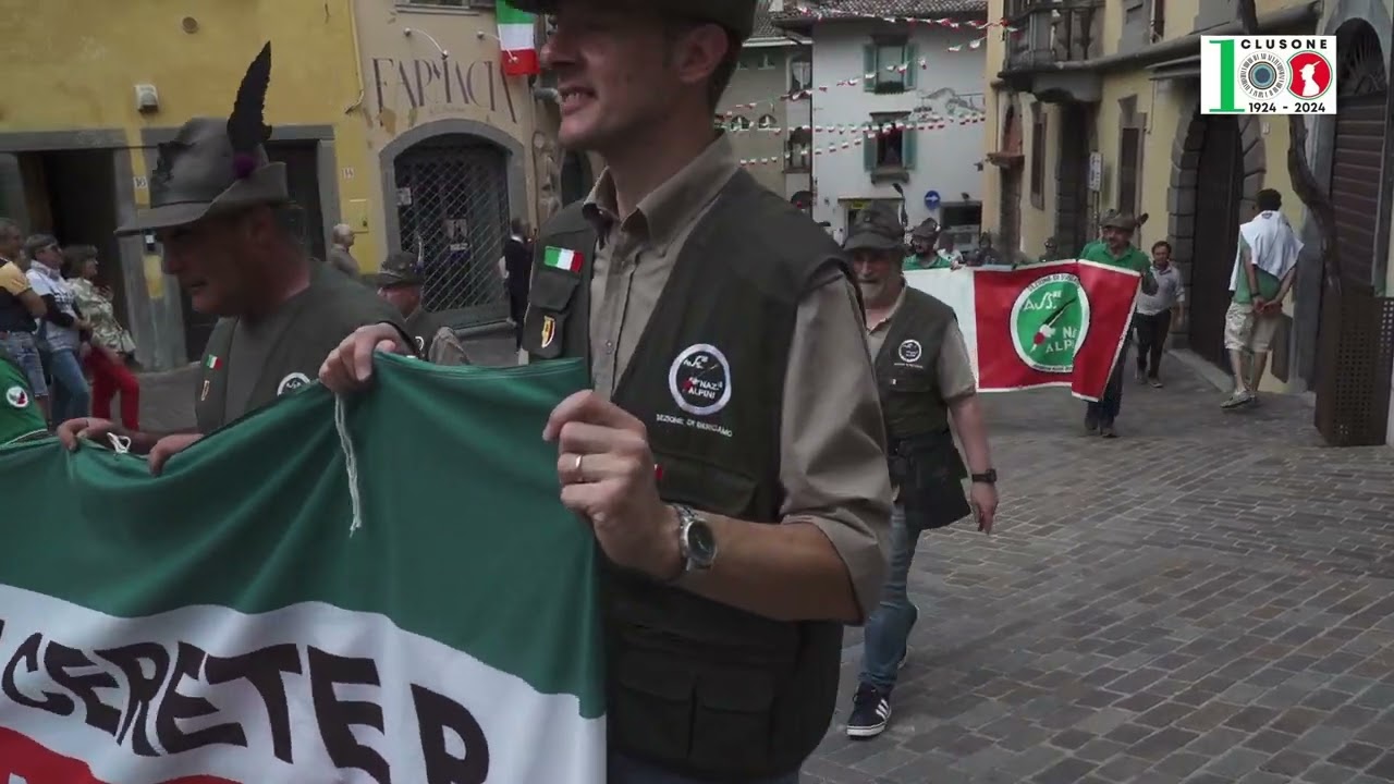 Sfilata centenario Gruppo Alpini di Clusone