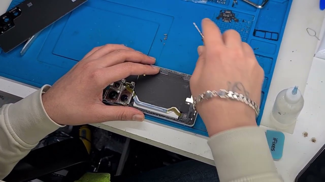 Galaxy Samsung S25 ultra how to fix problem showing water damage sign
