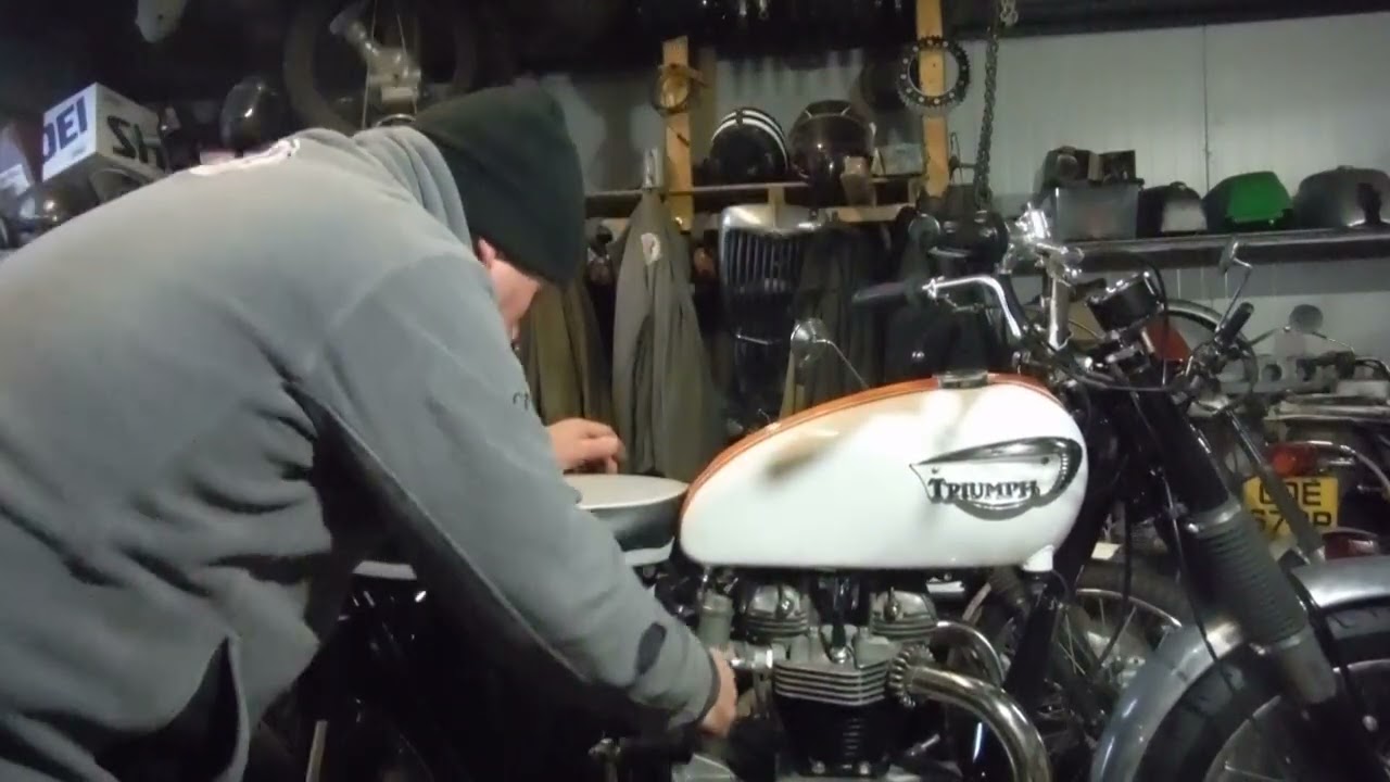 Triumph T120TT - Пора попробовать завести.