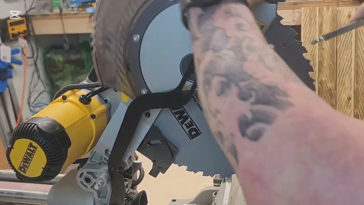 Mitre saw laser guide 