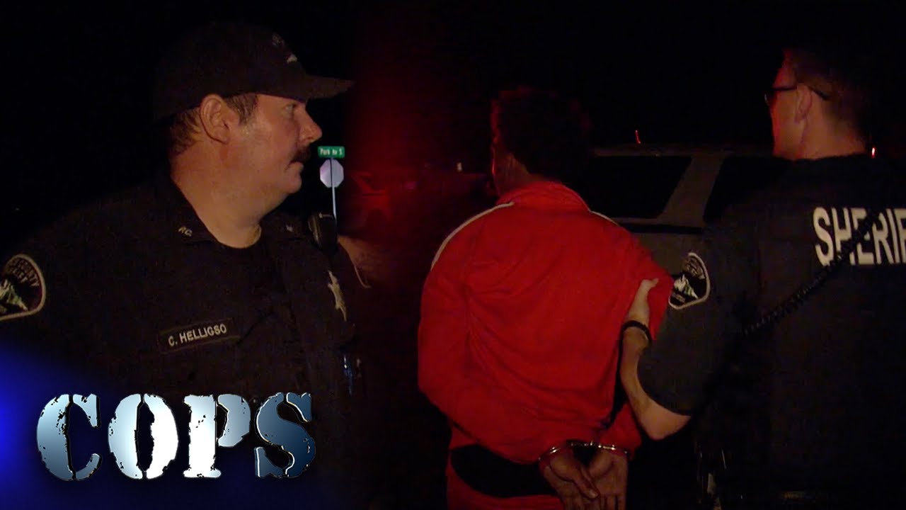 Suspect in Orange Jumpsuit Tries to Flee and Hide | Pierce County, WA | COPS TV Show