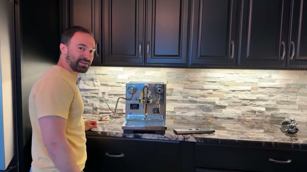 Eureka Costanza Unboxing