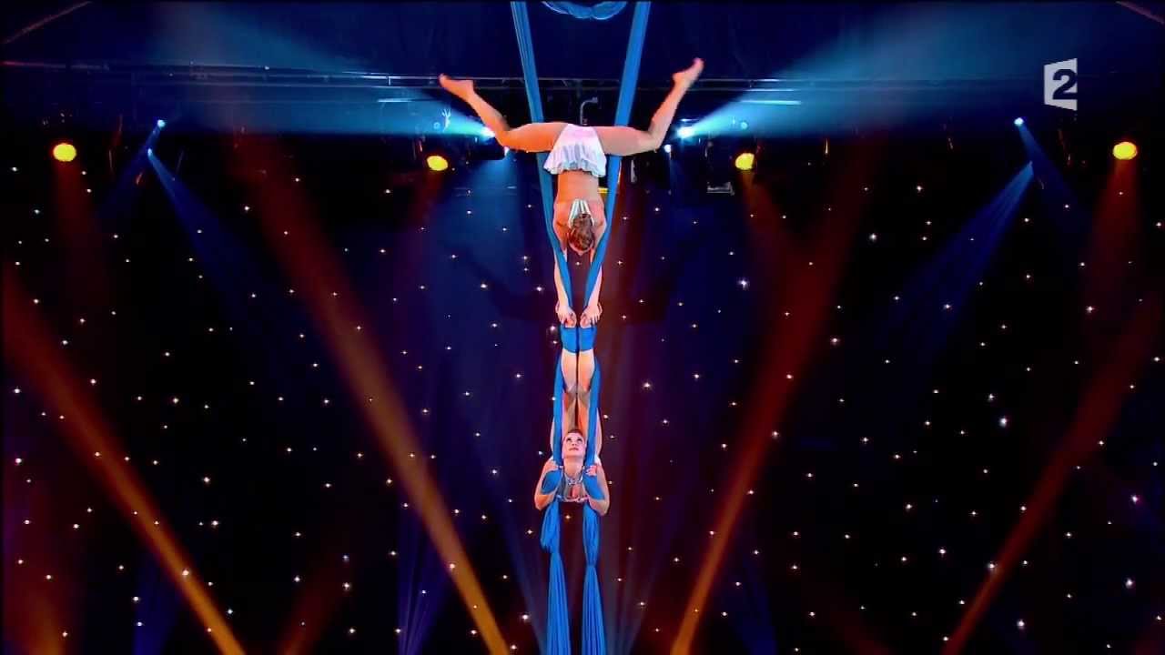 Duo Air Oksana and Olga Aerial contortion in silk