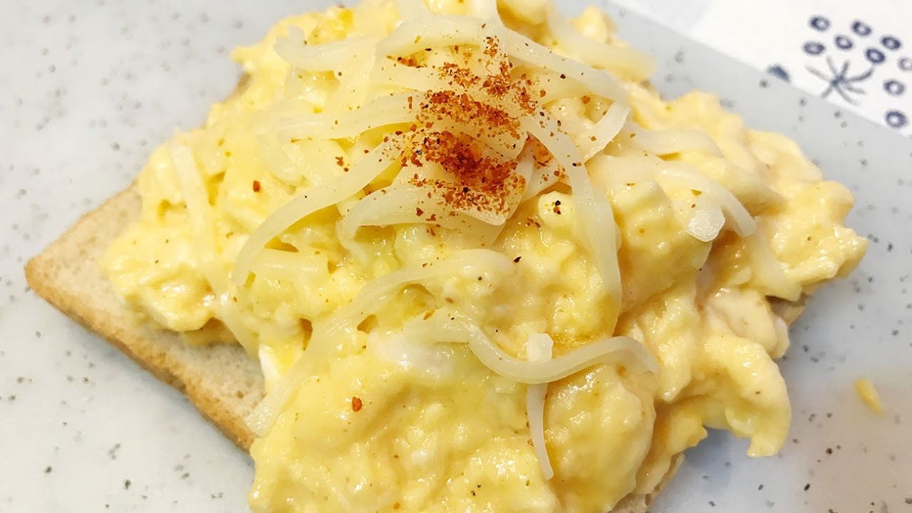 Spicy Scrambled Eggs Sandwich Recipe B1