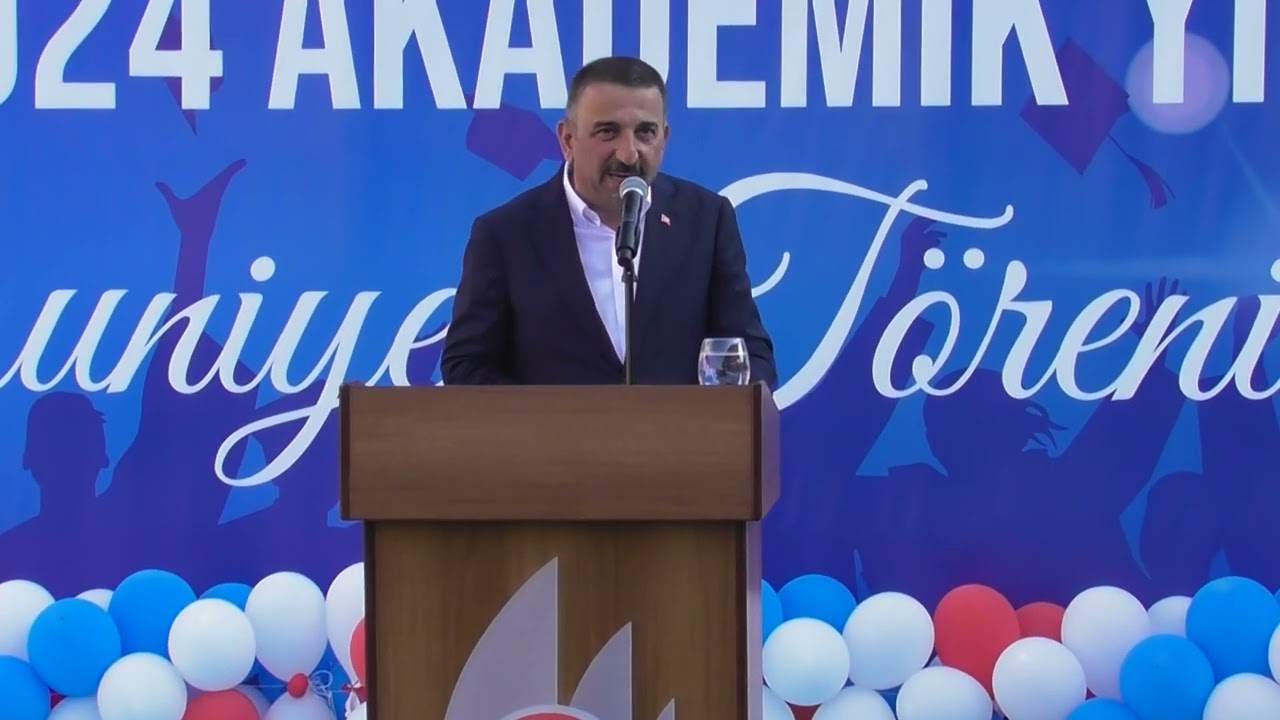 ZONGULDAK B&Uuml;LENT ECEVİT &Uuml;NİVERSİTESİ'NDE 3 BİN 200 &Ouml;ĞRENCİ MEZUNİYET COŞKUSU YAŞADI