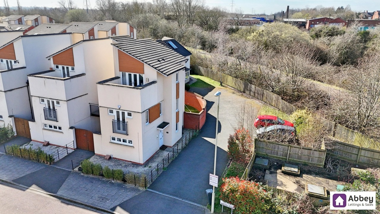 Spacious 3 bed detached house near LRI and DMU, with 2 baths, balconies, gated driveway: FOR SALE