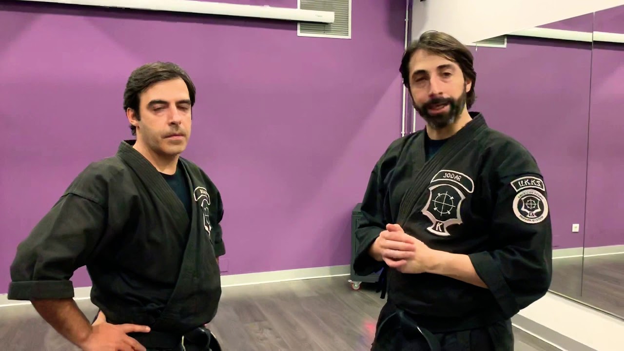 Jódar AKN #23 Escudo y maza (Primer movimiento)
