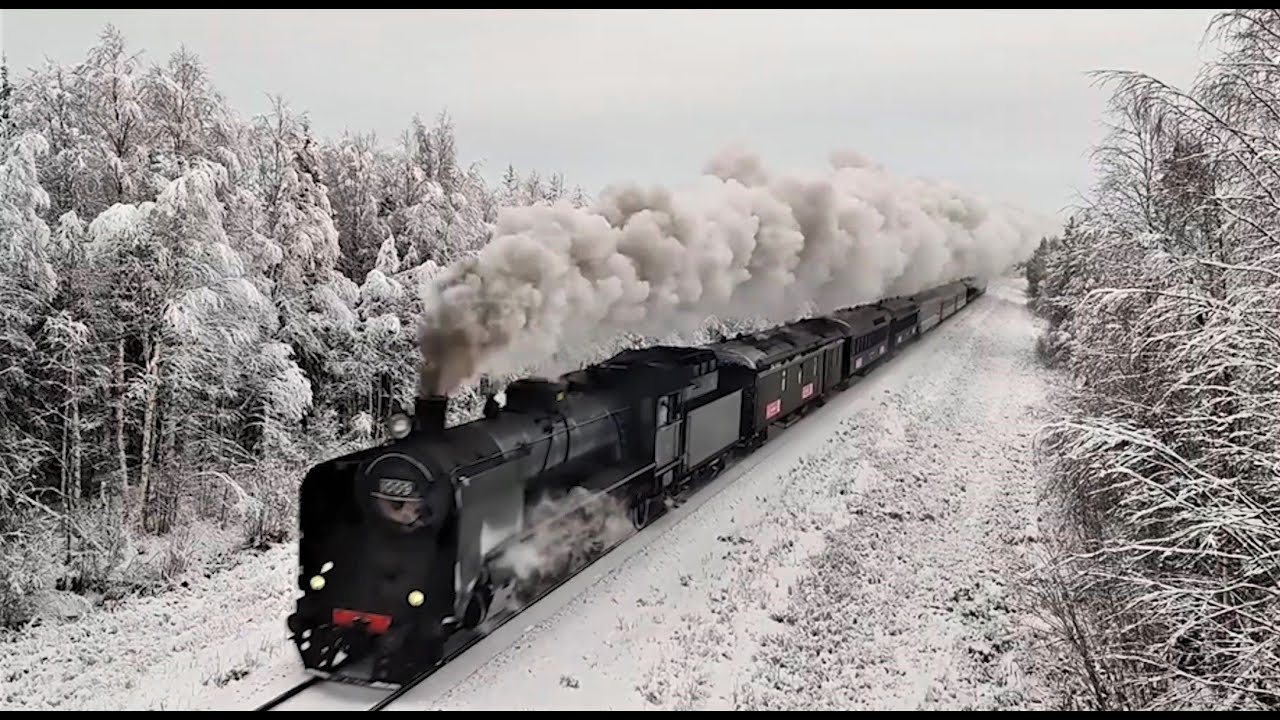 Meeting Santa Claus 😍🎅 in Pello Lapland with Christmas steam train Ukko-Pekka Arctic Circle