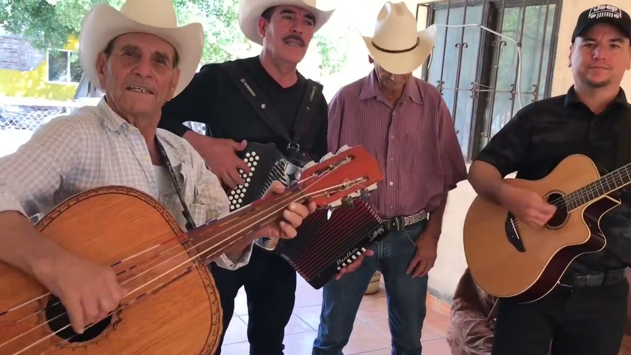 LOS MEDRANO con estilo a rancho