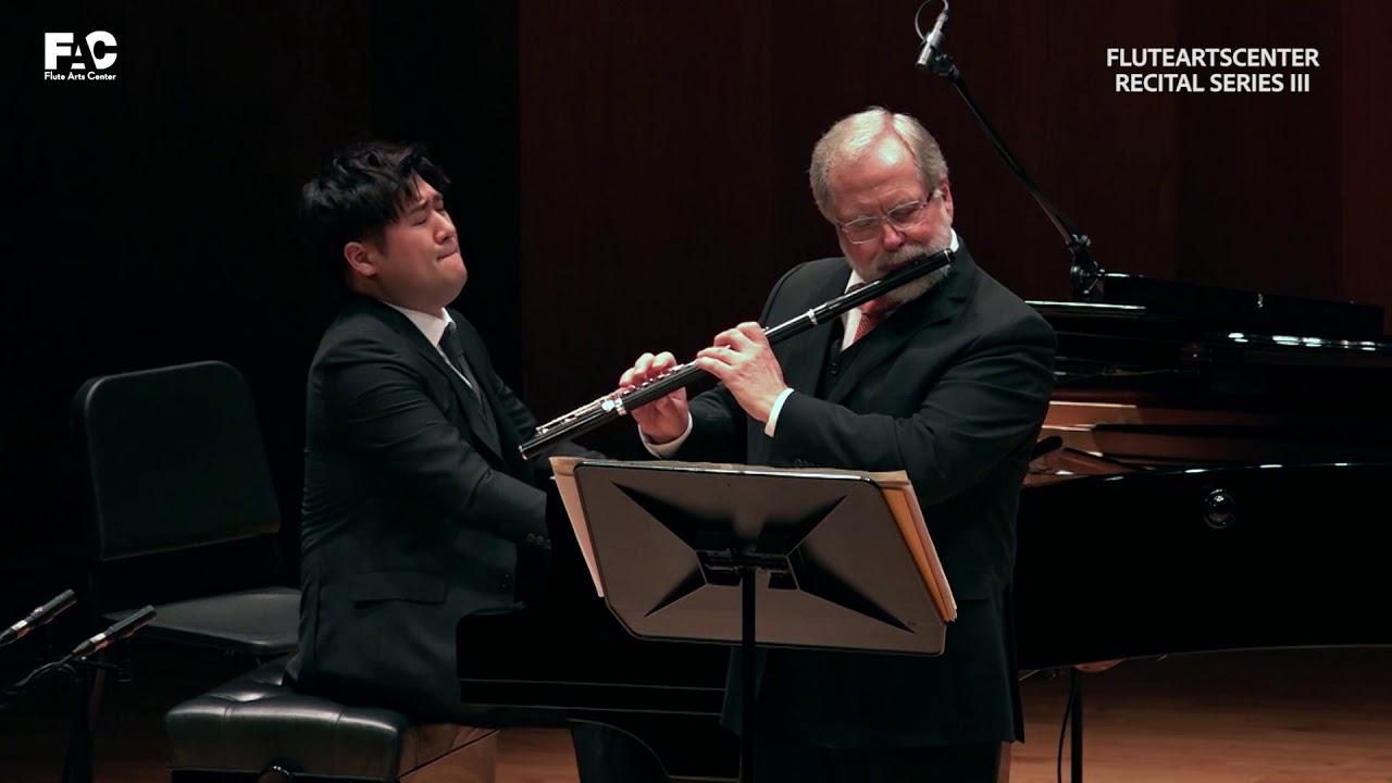 Andreas Blau plays Milhuad Brazileria