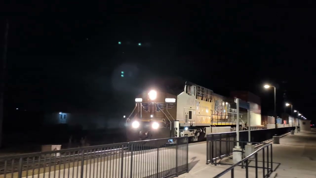 02/13-14/26 - Valentine's weekend night railfanning in Effingham, Illinois