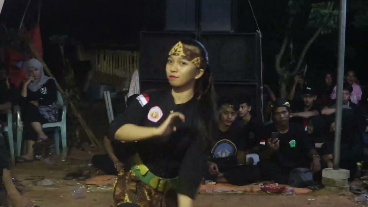 Wanita ini berasal dari Terumbu Sakti Kota Cilegon