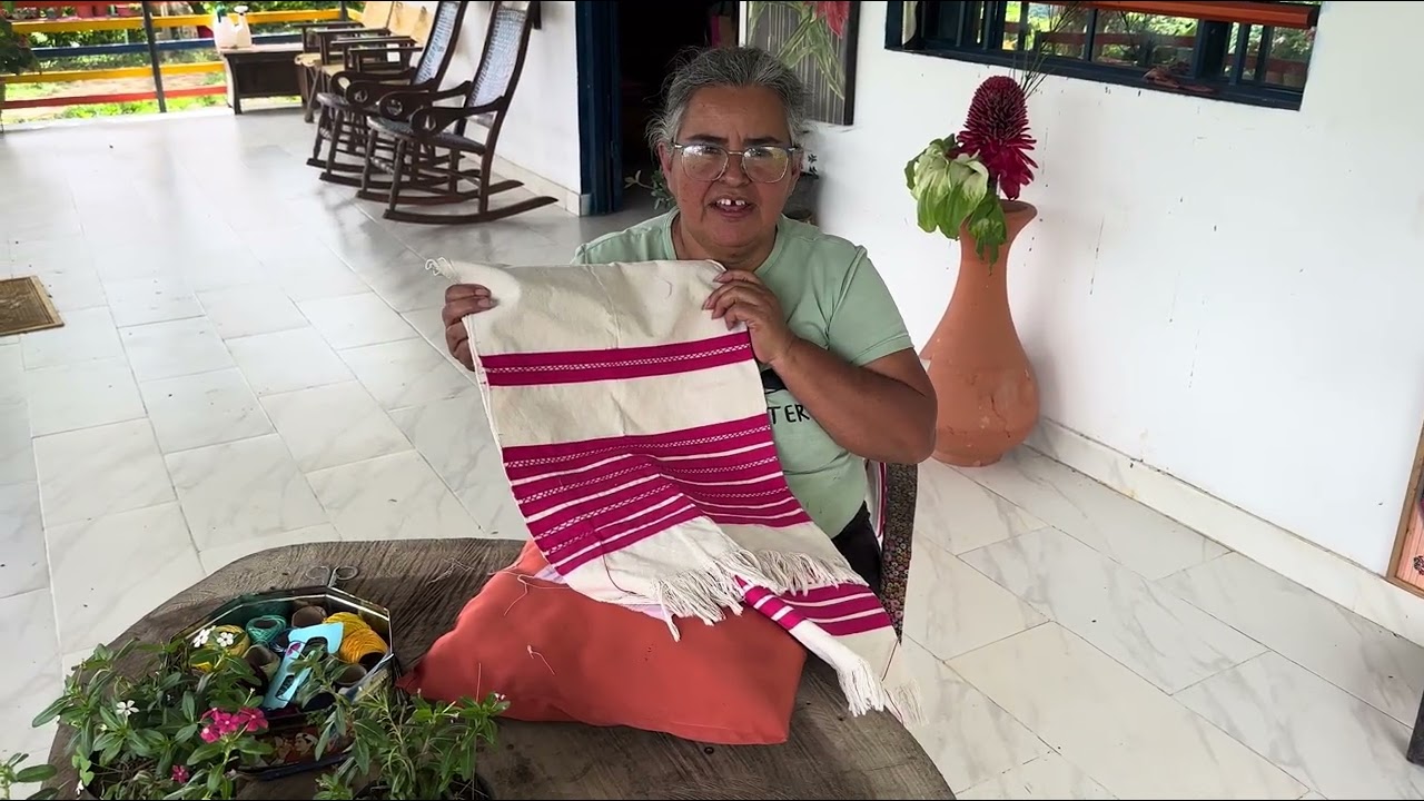 Yolanda Mora, Gestora Cultural y Artesana del Municipio de Santa María Huila. 