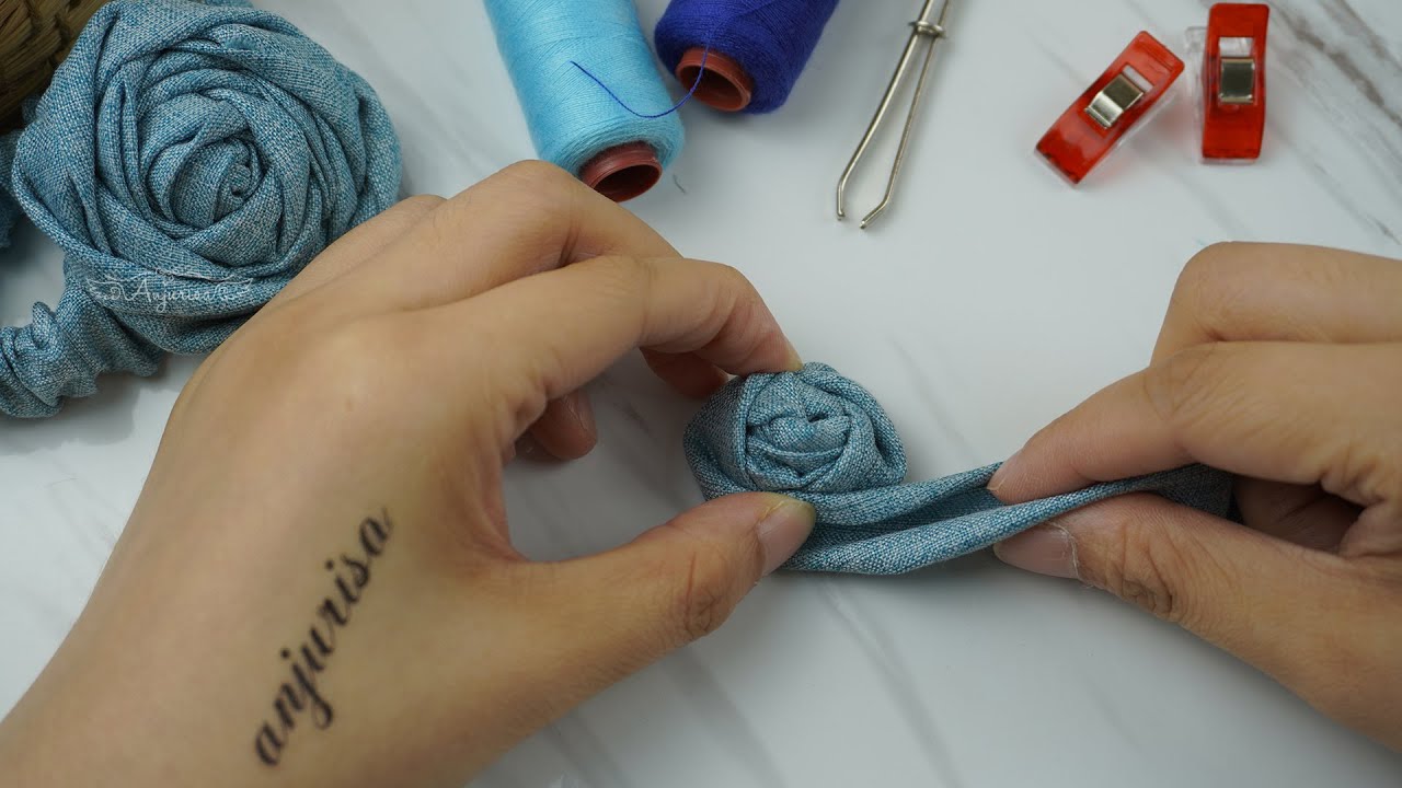 Flower Scrunchie to the Rescue 🌸 How to Make Fabric Rosettes for Scrunchies