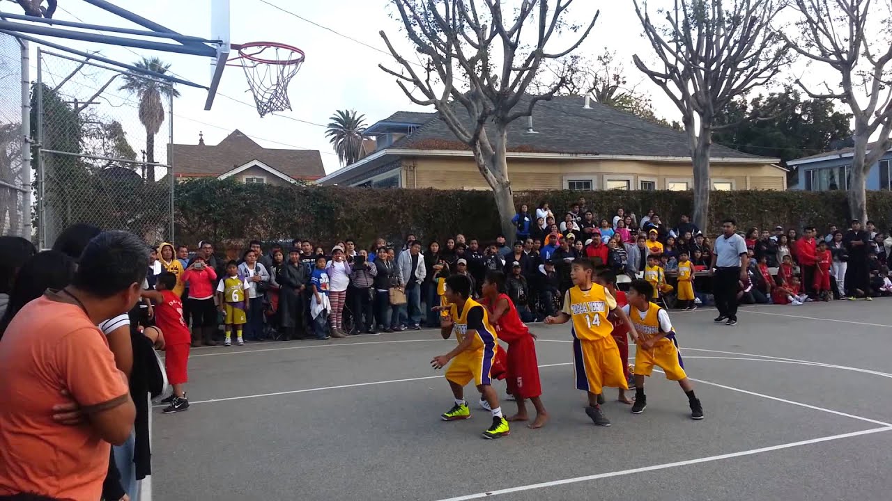 Niños Triquis en los Angeles que paliza 37-3