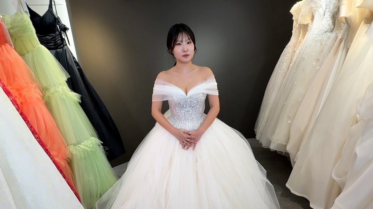 공주걸 샵에서 드레스 입고 소식걸 피부과에서 시술 받는 브이로그