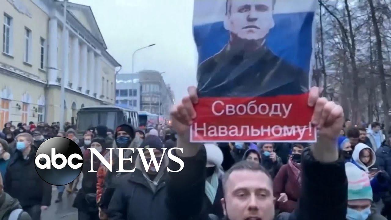 Thousands of Russians take to streets to demand release of jailed opposition leader