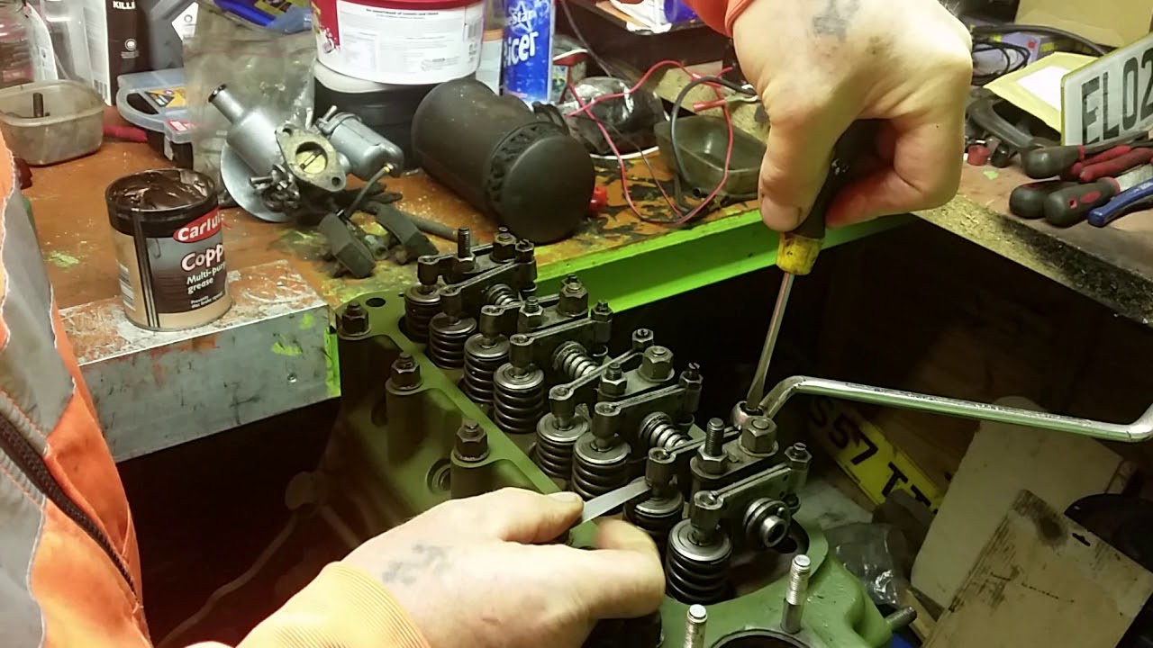 AUSTIN A35 A SERIES ENGINE REBUILD PART TWENTY TWO, SETTING VALVE CLEARENCE.