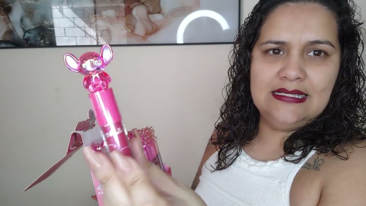 Abertura de caixa bem mulher maquiagem com estratégia de vendas 