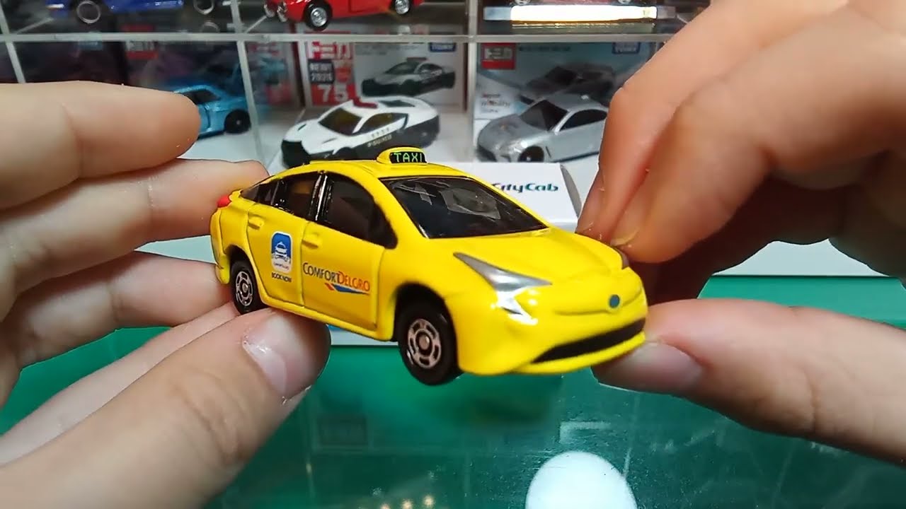 シンガポール限定 トミカ コンフォート デルグロ タクシー （黄色）開封