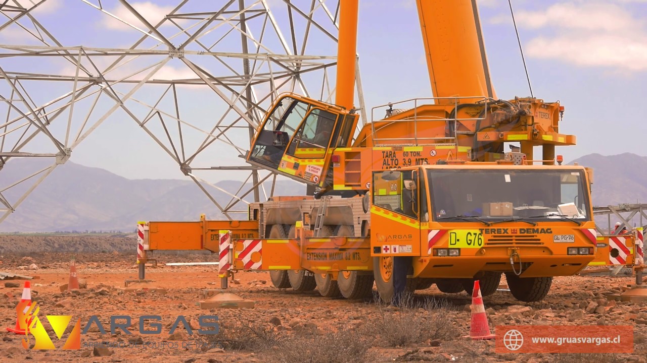 Gruas Vargas  - Montaje Torres de alta Tension en Chile